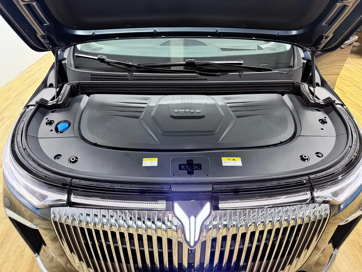 Voyah Auto Voyah Dreamer 2025 PHEV AWD Flagship Kunpeng Edition фото 46