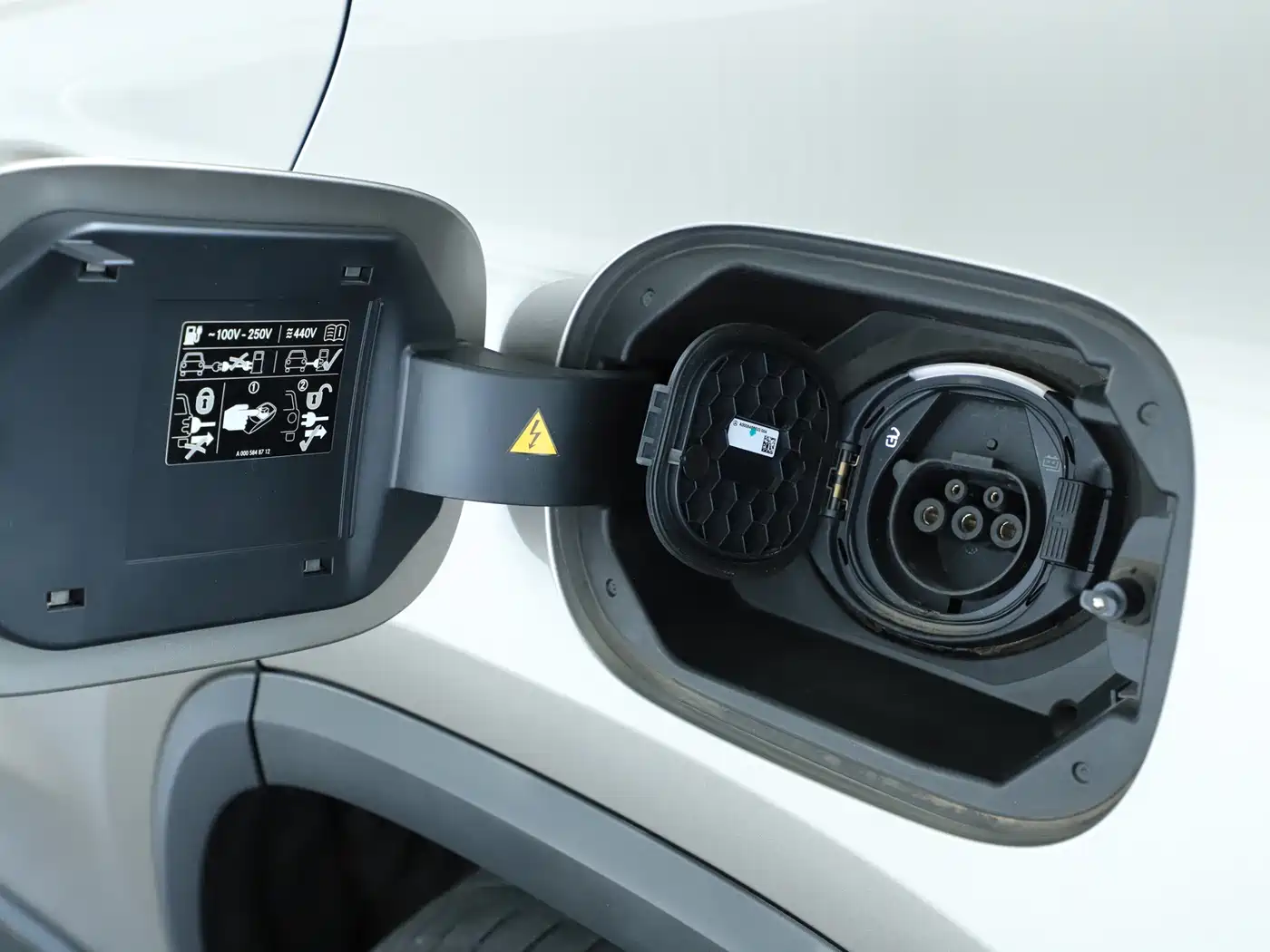 Mercedes-Benz EQA 2023 2023 EQA 260