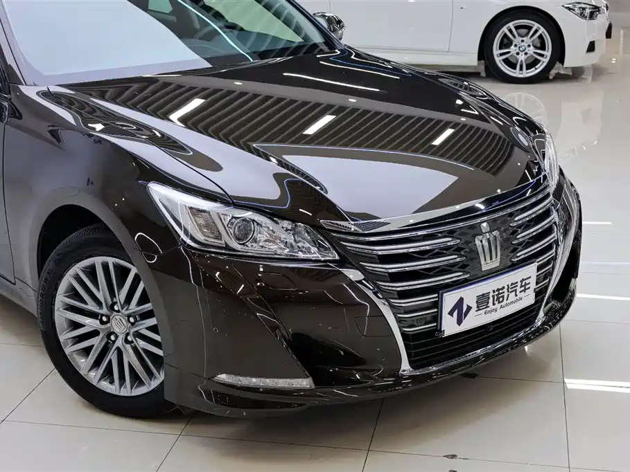 Toyota Crown 2017 2.0T Sport Edition фото 9