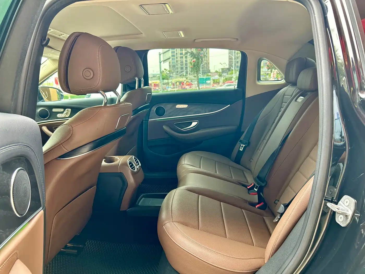 Mercedes-Benz E-Class 2017 E 300 L Luxury фото 9