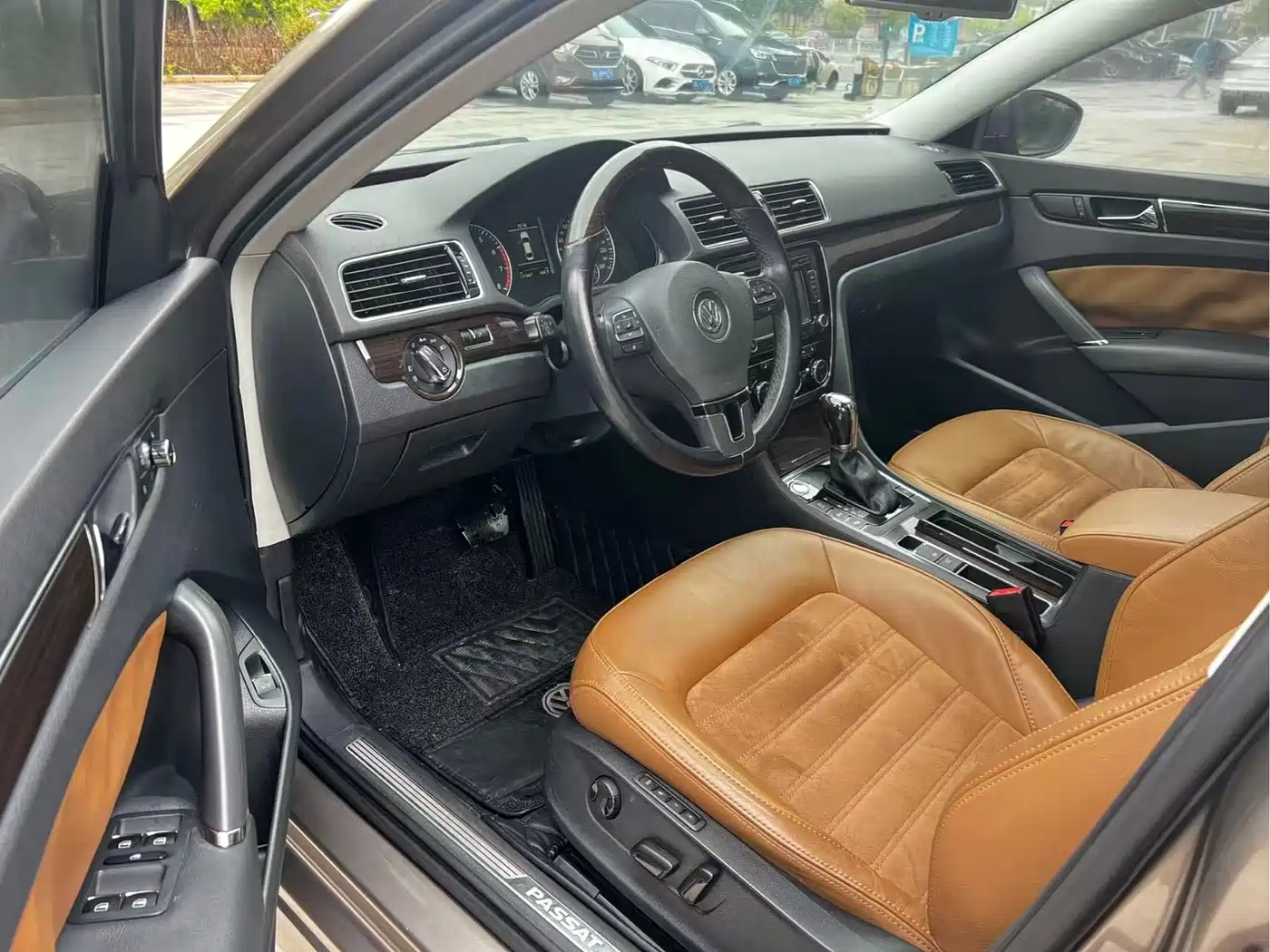 Volkswagen Passat 2013 2.0TSI DSG Zhizun фото 7
