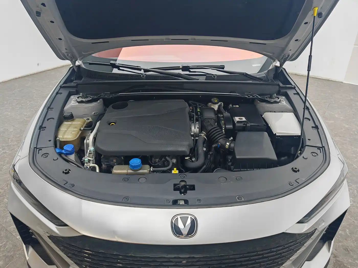 Changan UNI-V 2022 2022 1.5T Smart Pilot Edition