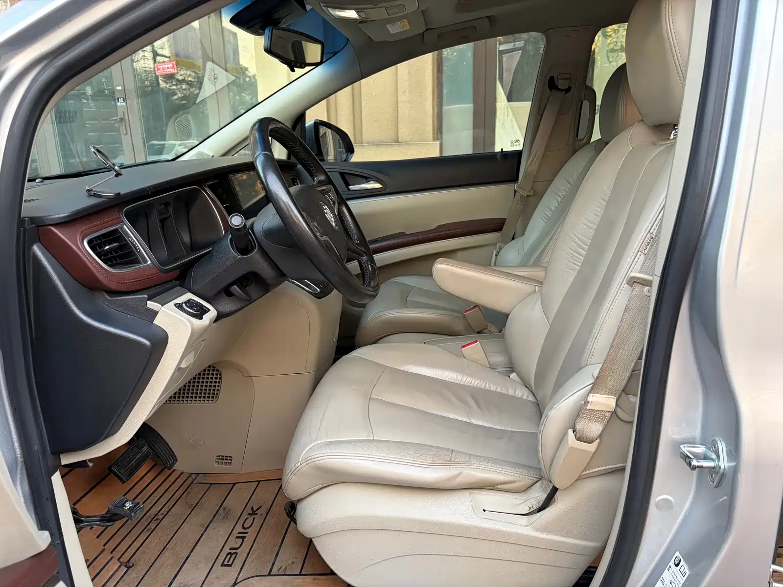 Фото 12 - Buick GL8