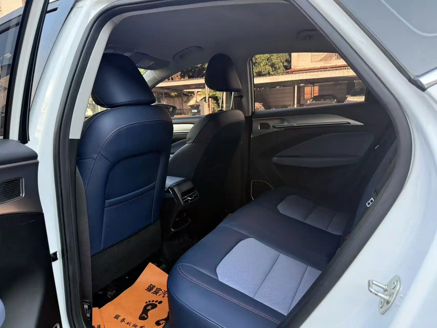 Фото 9 - Geely Geometry M6