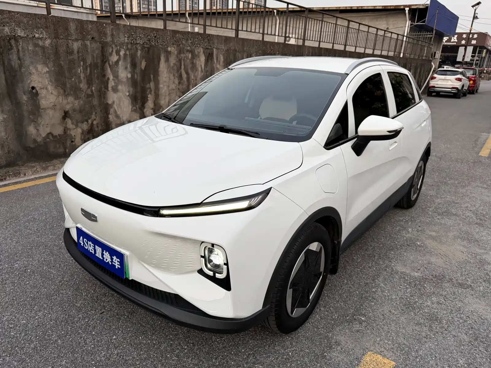 Фото 1 - Geely Geometry E Firefly