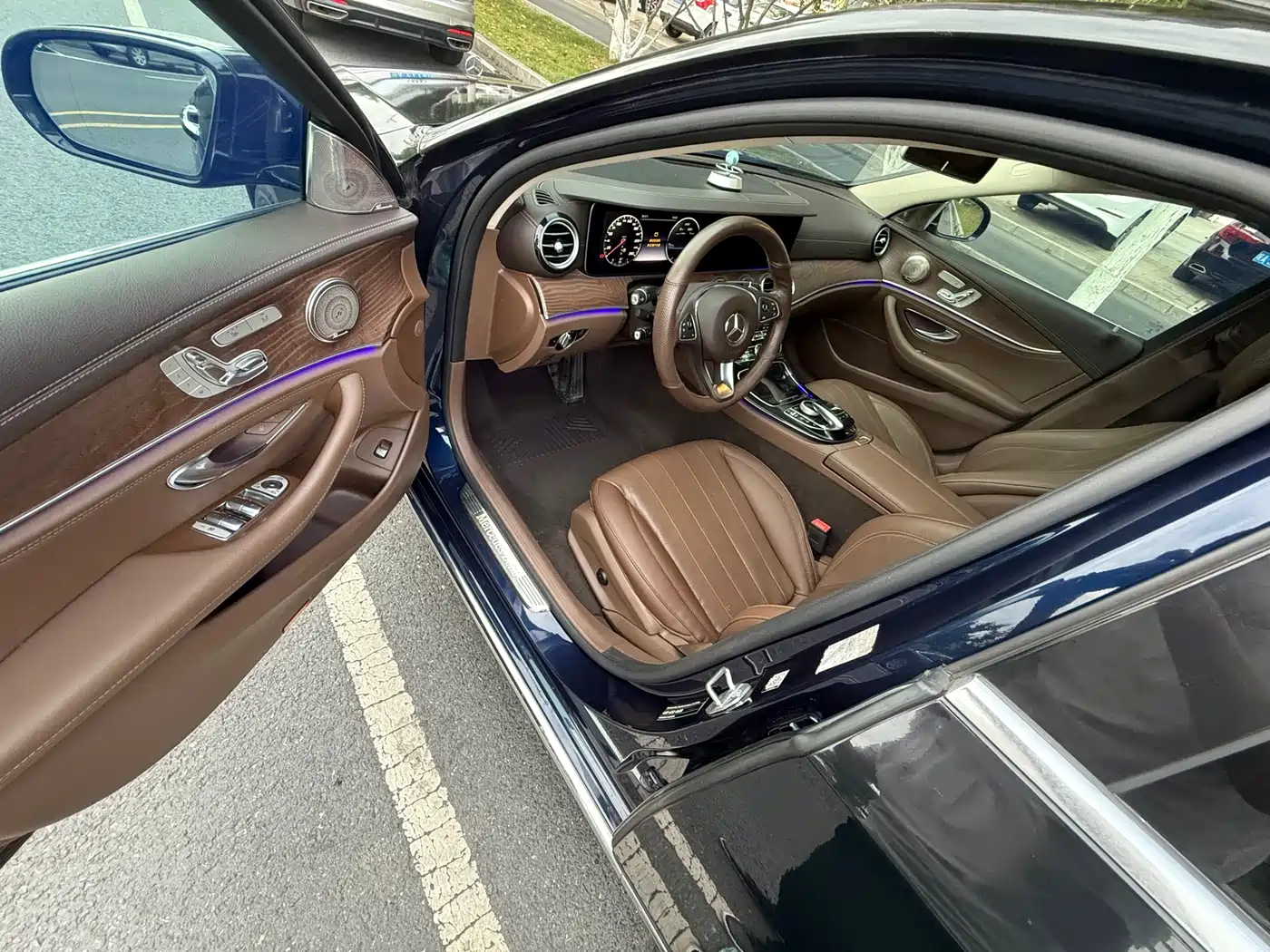Mercedes-Benz E-Class 2017 E 300 L Luxury фото 6