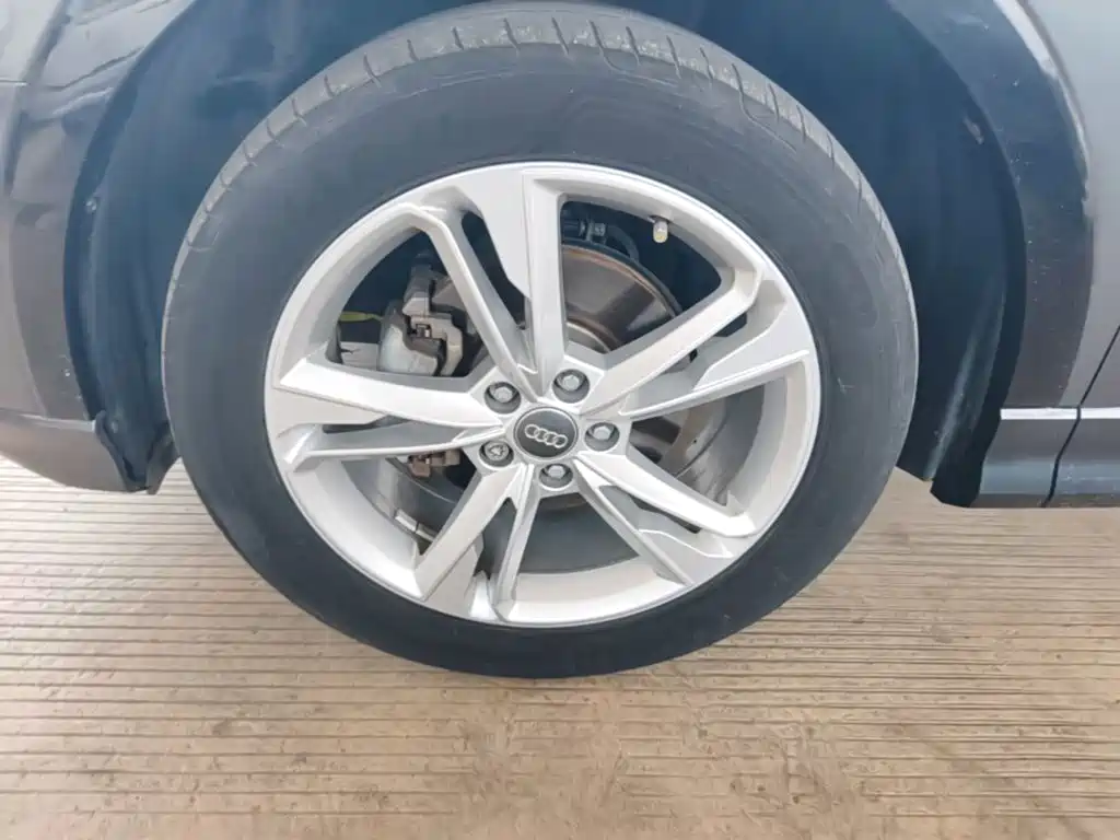 Фото 23 - Audi Q3