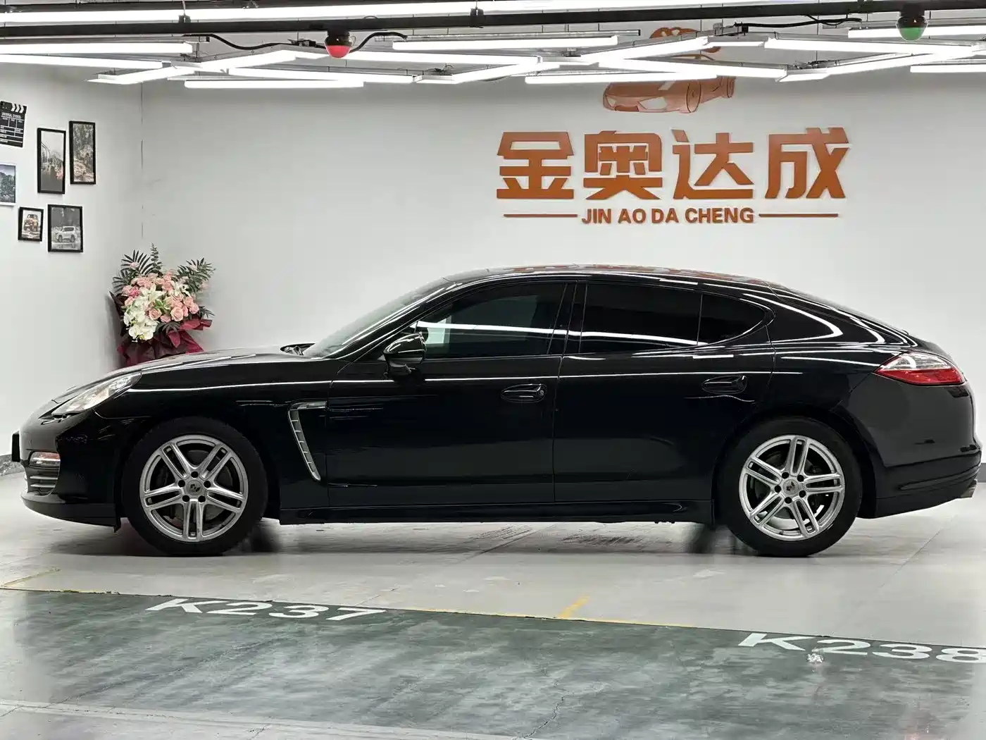 Porsche Panamera 2013 Panamera Platinum Edition 3.6L фото 8