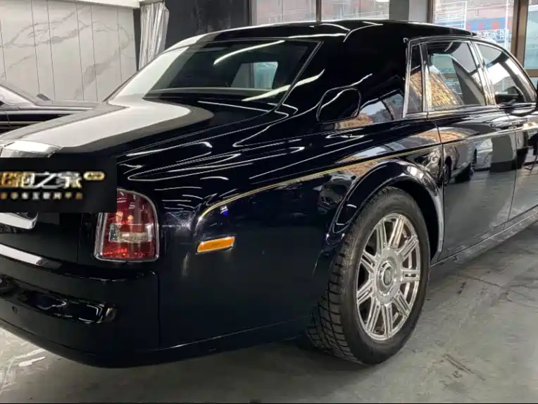 Фото 3 - Rolls-Royce Phantom