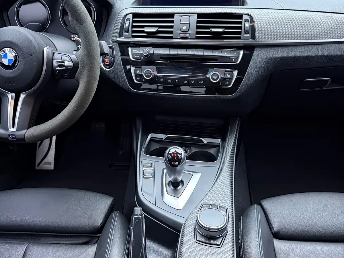 BMW M2 2018 M2 фото 15