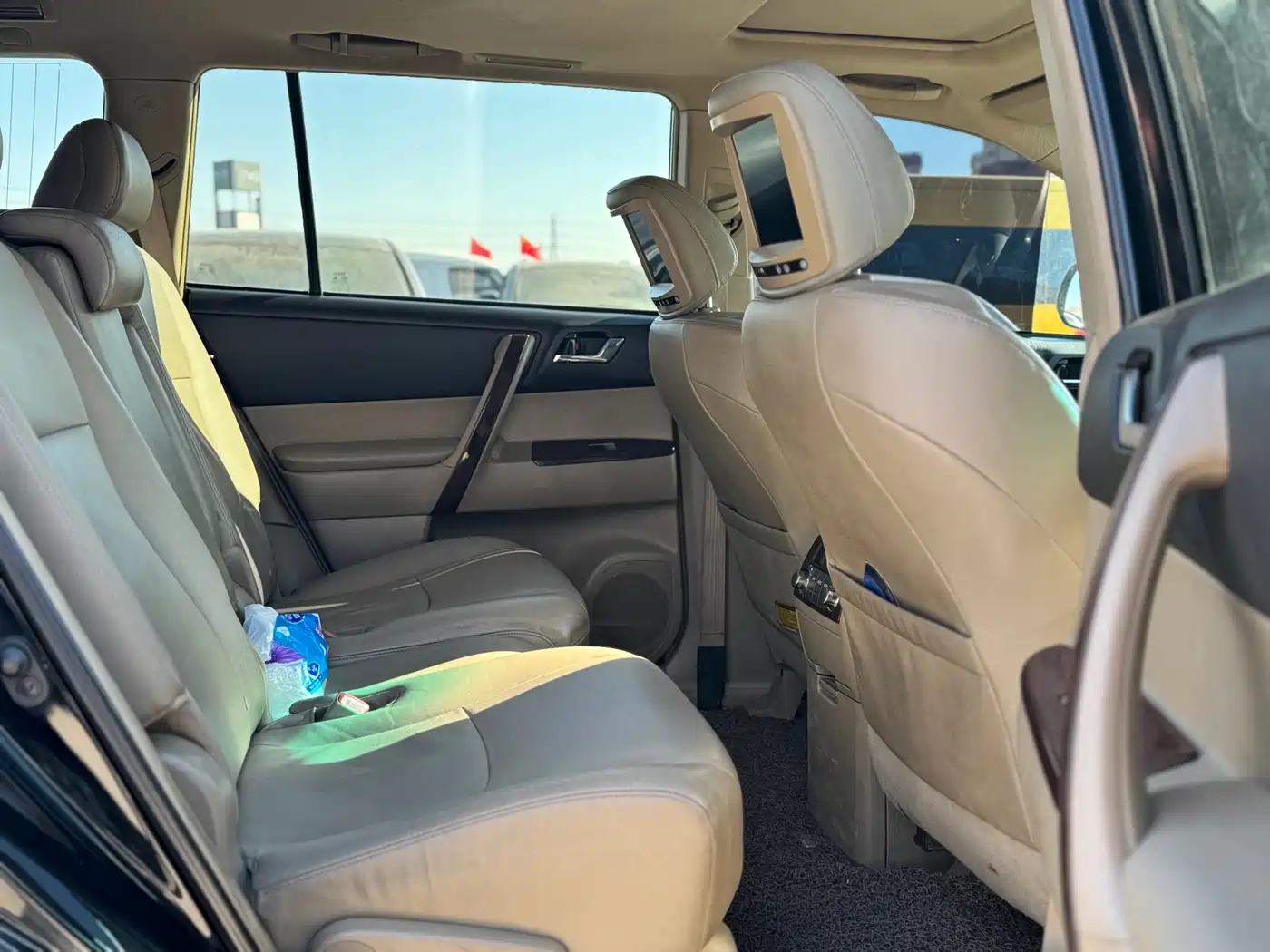 Toyota Highlander 2012 2.7L 2WD 7-Seater Luxury Edition фото 11
