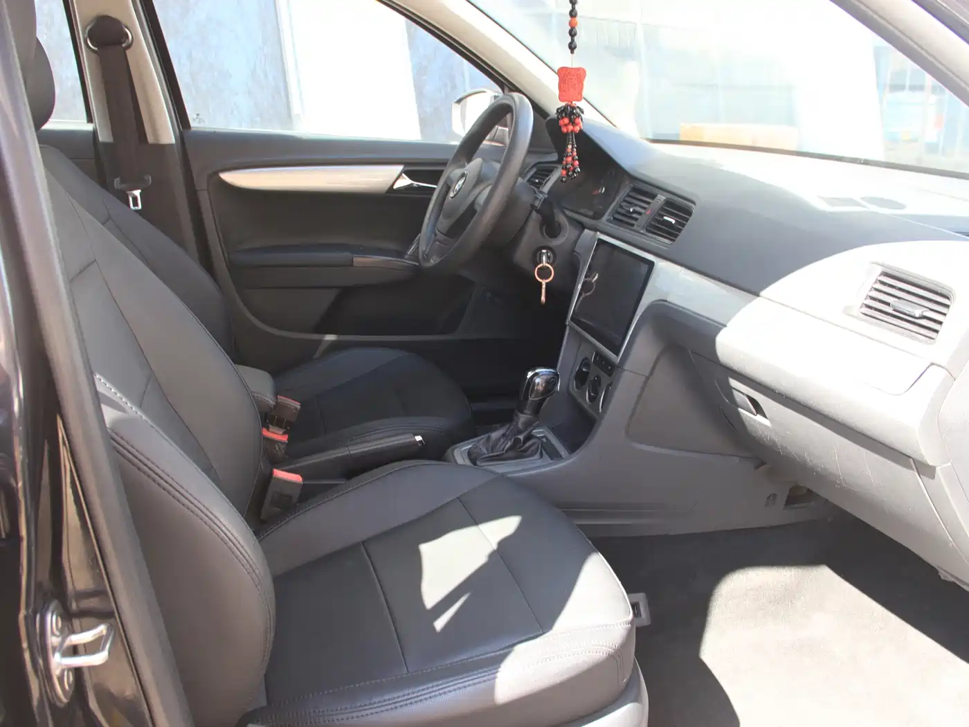 Volkswagen Lavida 2017 1.6L Automatic Comfort Edition фото 17