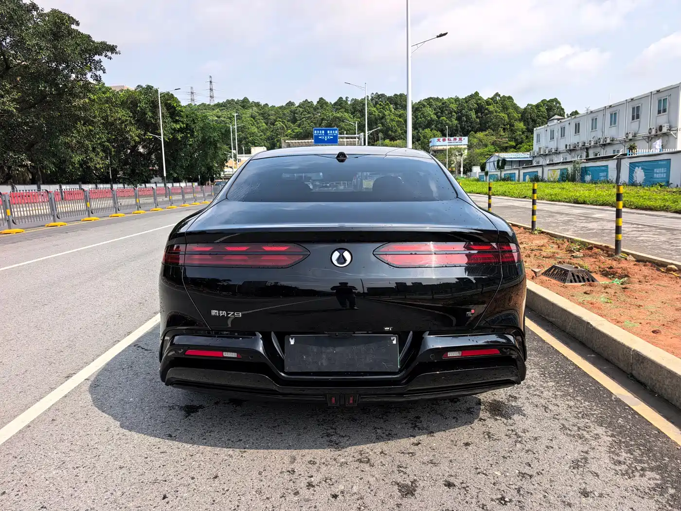 Denza Z9 2024 Model 1100km AWD Max Edition фото 4
