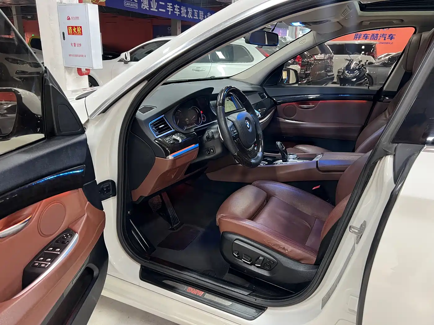 BMW 5 Series GT 2014 535i xDrive фото 11