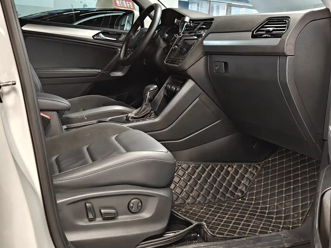 Volkswagen Tiguan L 2019 330TSI Automatic 2WD Trend Edition China VI фото 8