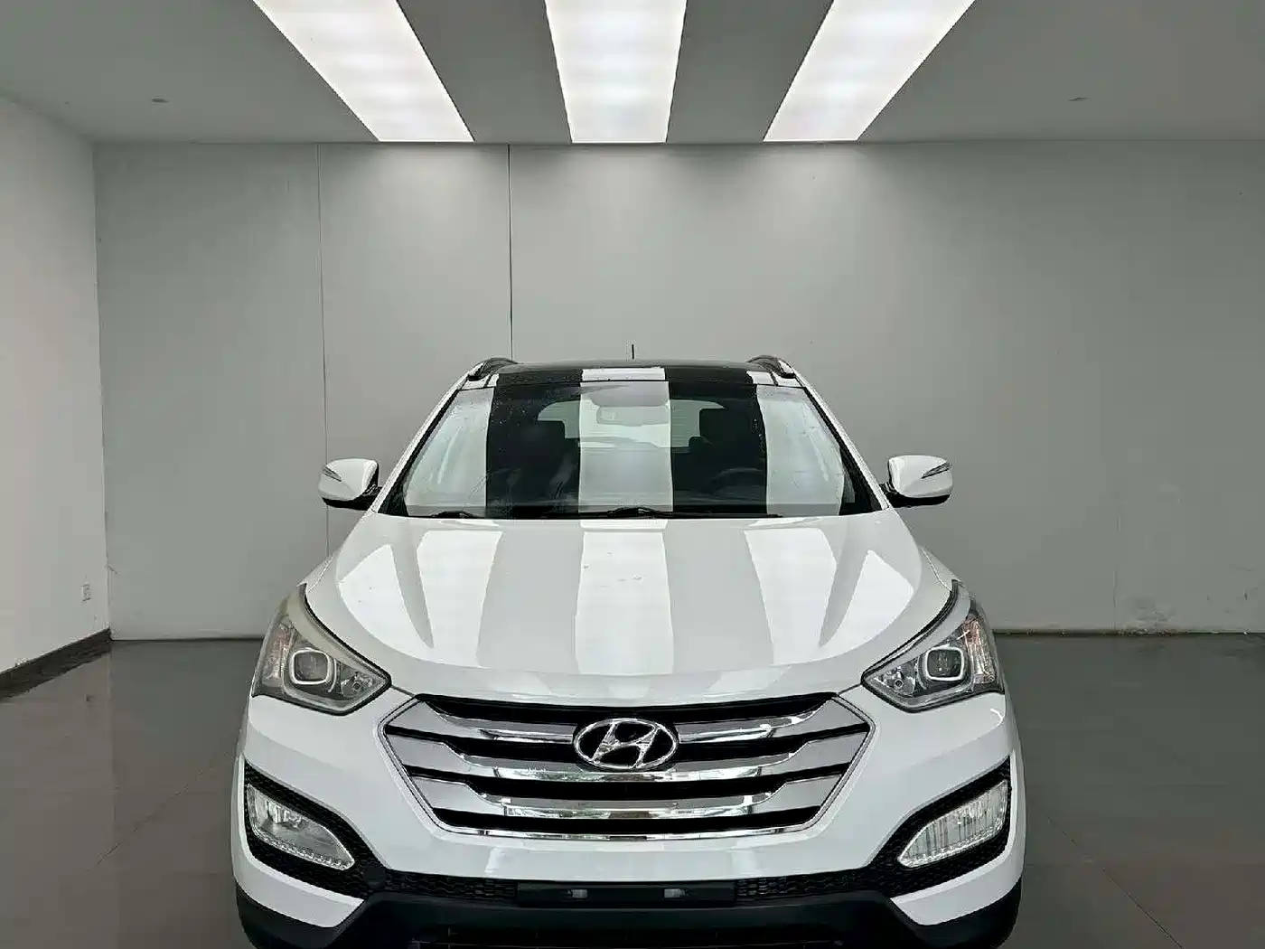 Hyundai Santa Fe 2014 2013 Model 2.4L Automatic 2WD Smart