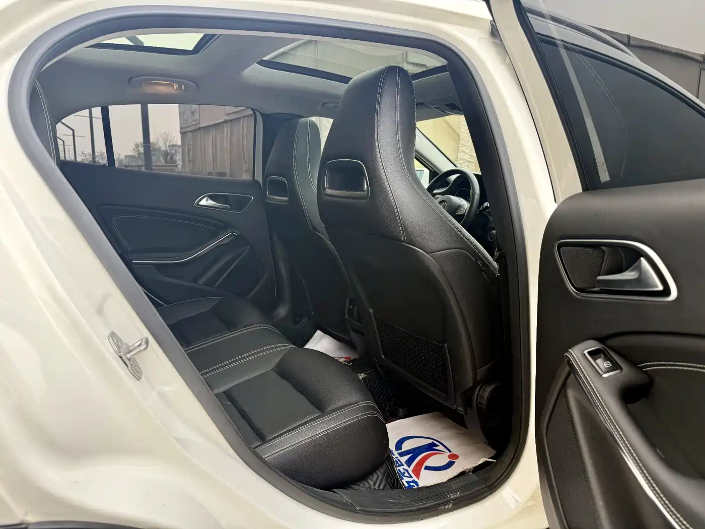 Mercedes-Benz GLA 2018 GLA 200 Dynamic фото 6