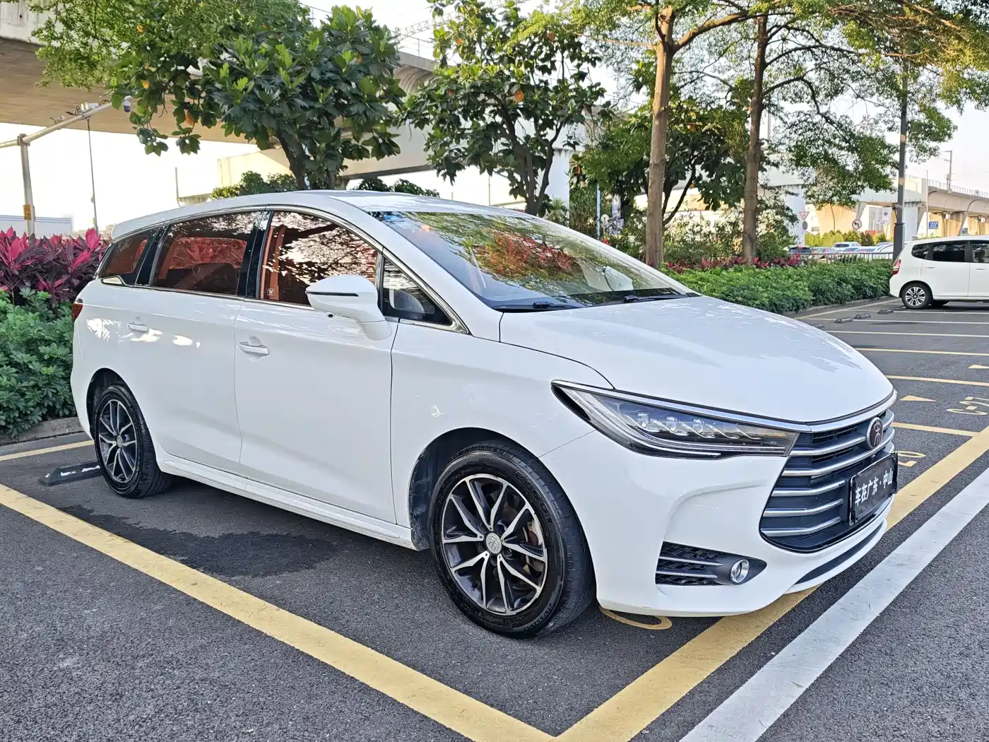 BYD Song MAX 2017 1.5T Auto Smart Luxury 7-Seater фото 3