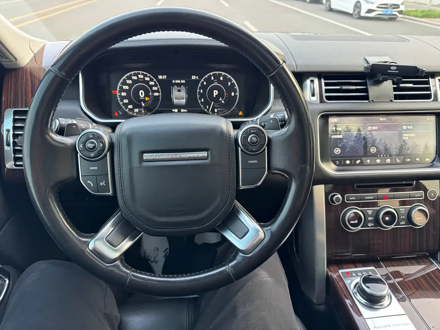 Land Rover Range Rover 2017 3.0 SC V6 Golden Age Edition фото 15