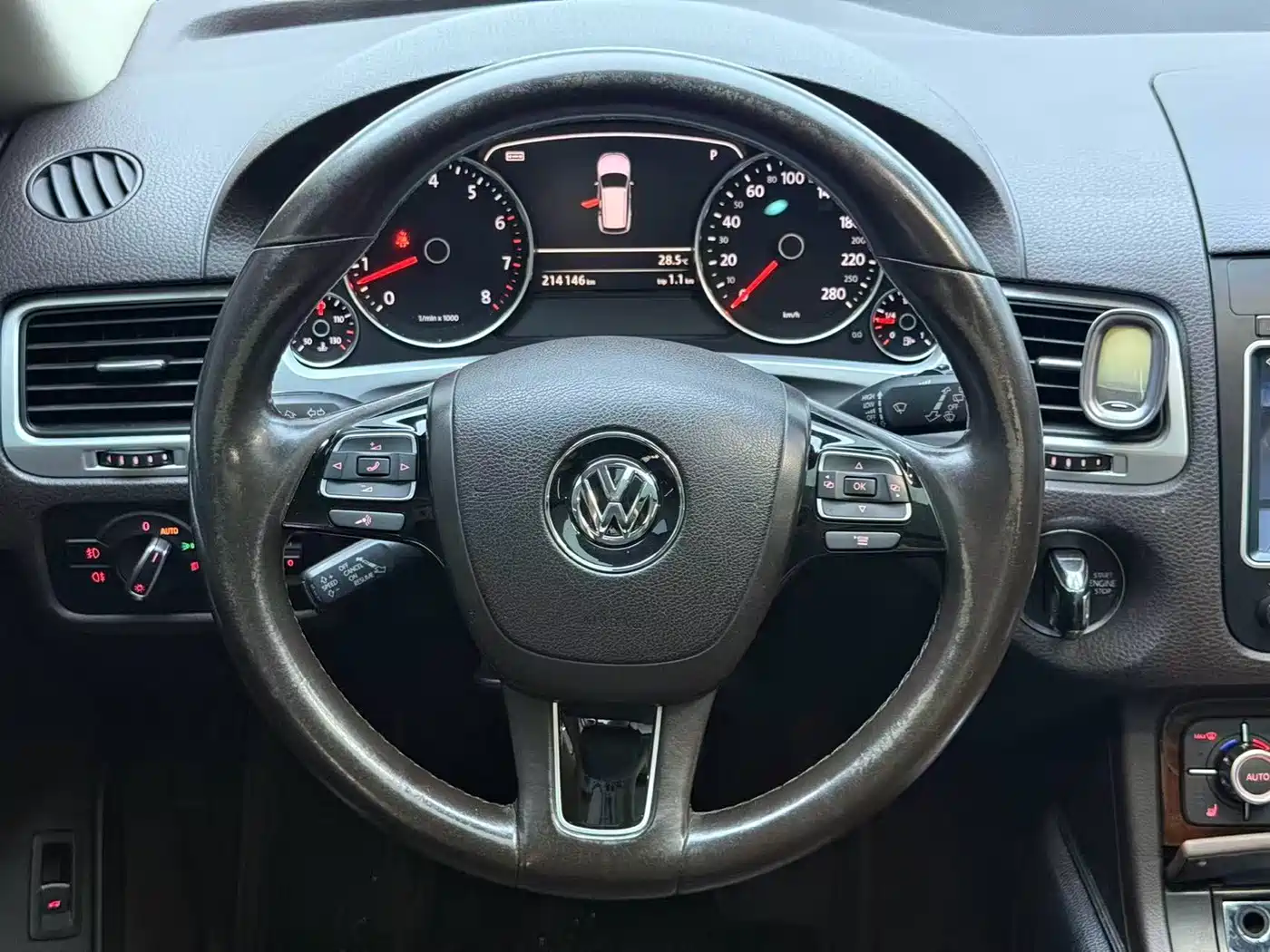 Volkswagen Touareg 2015 2011 3.0TSI Standard