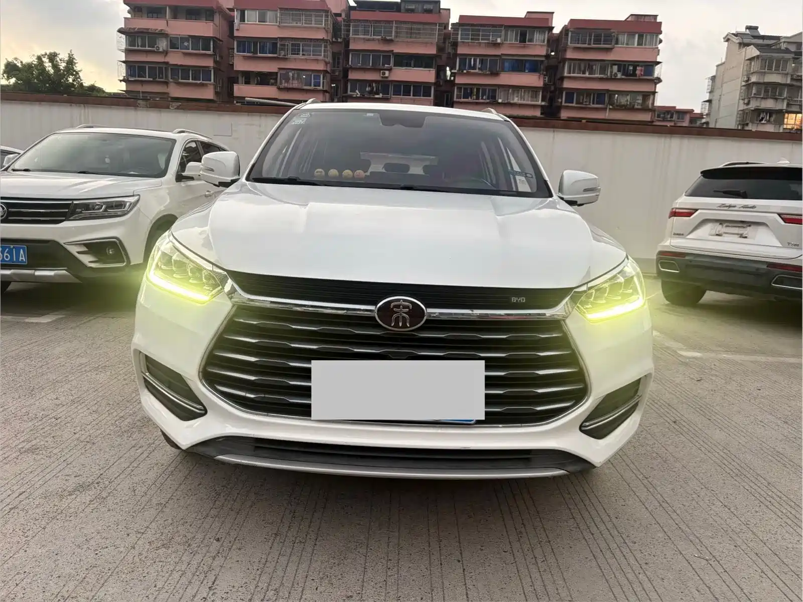 Фото 2 - BYD Song