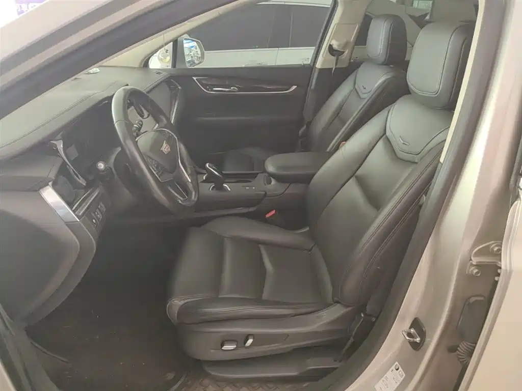 Cadillac XT5 2017 2016 25T Luxury Model