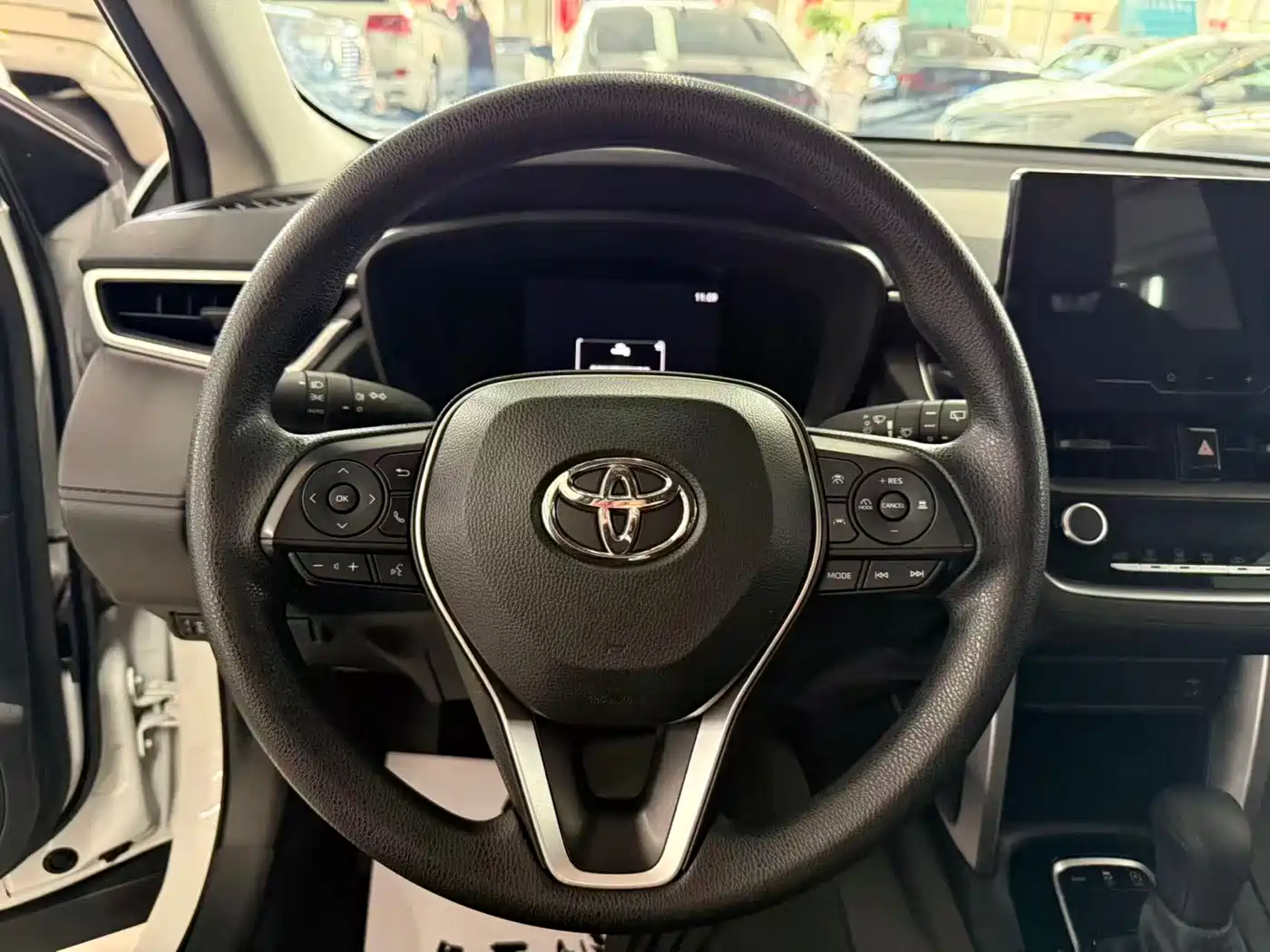 Toyota Frontlander 2023 2.0L CVT Leading Edition фото 9