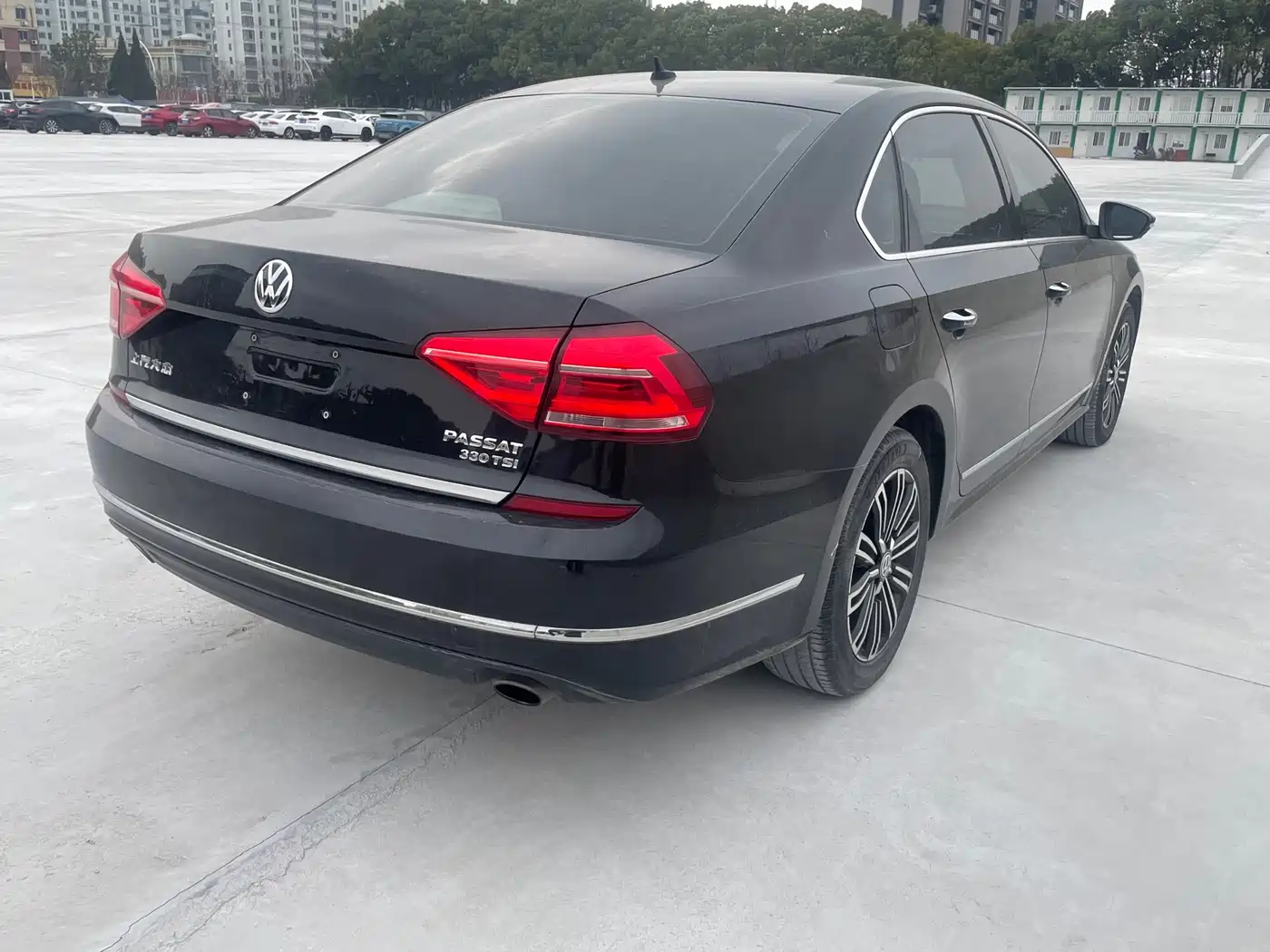 Volkswagen Passat 2017 330TSI DSG Prestige фото 8