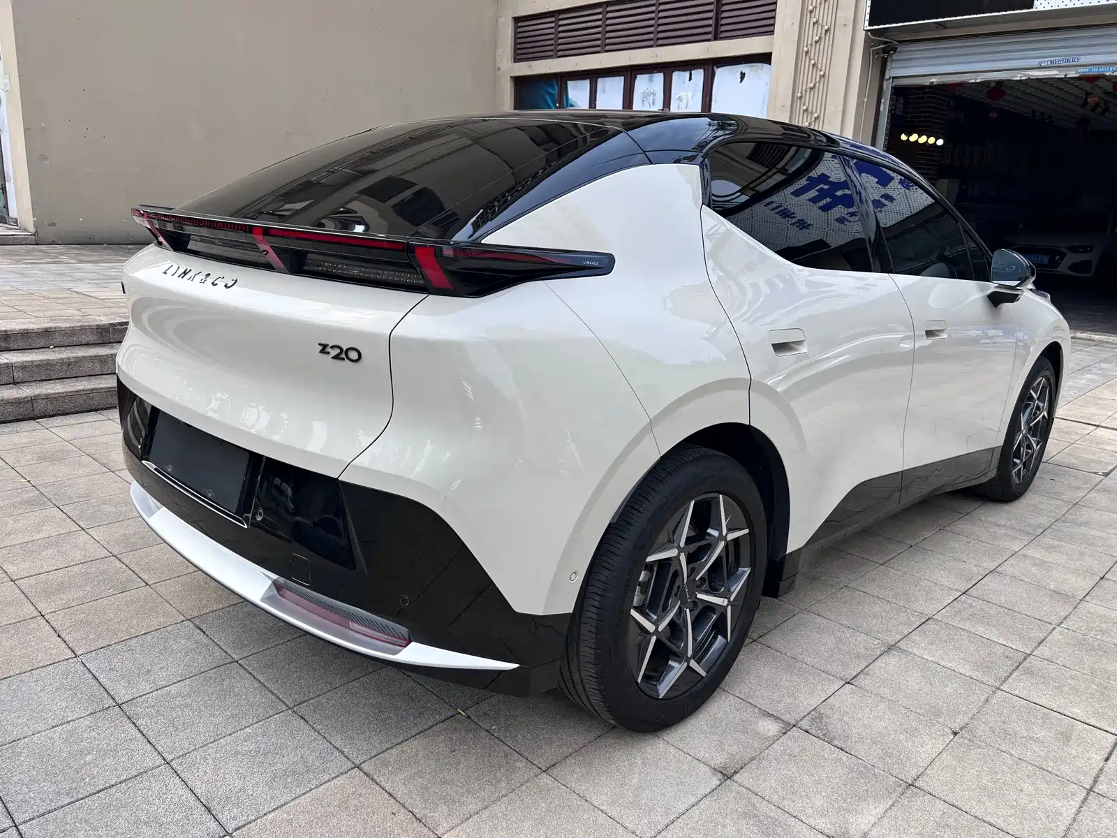 Фото 5 - Lynk & Co Z20