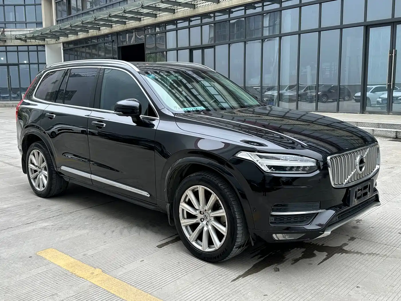 VOLVO XC90