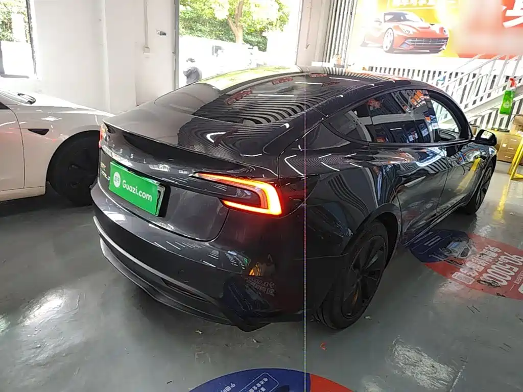Фото 7 - Tesla Model 3