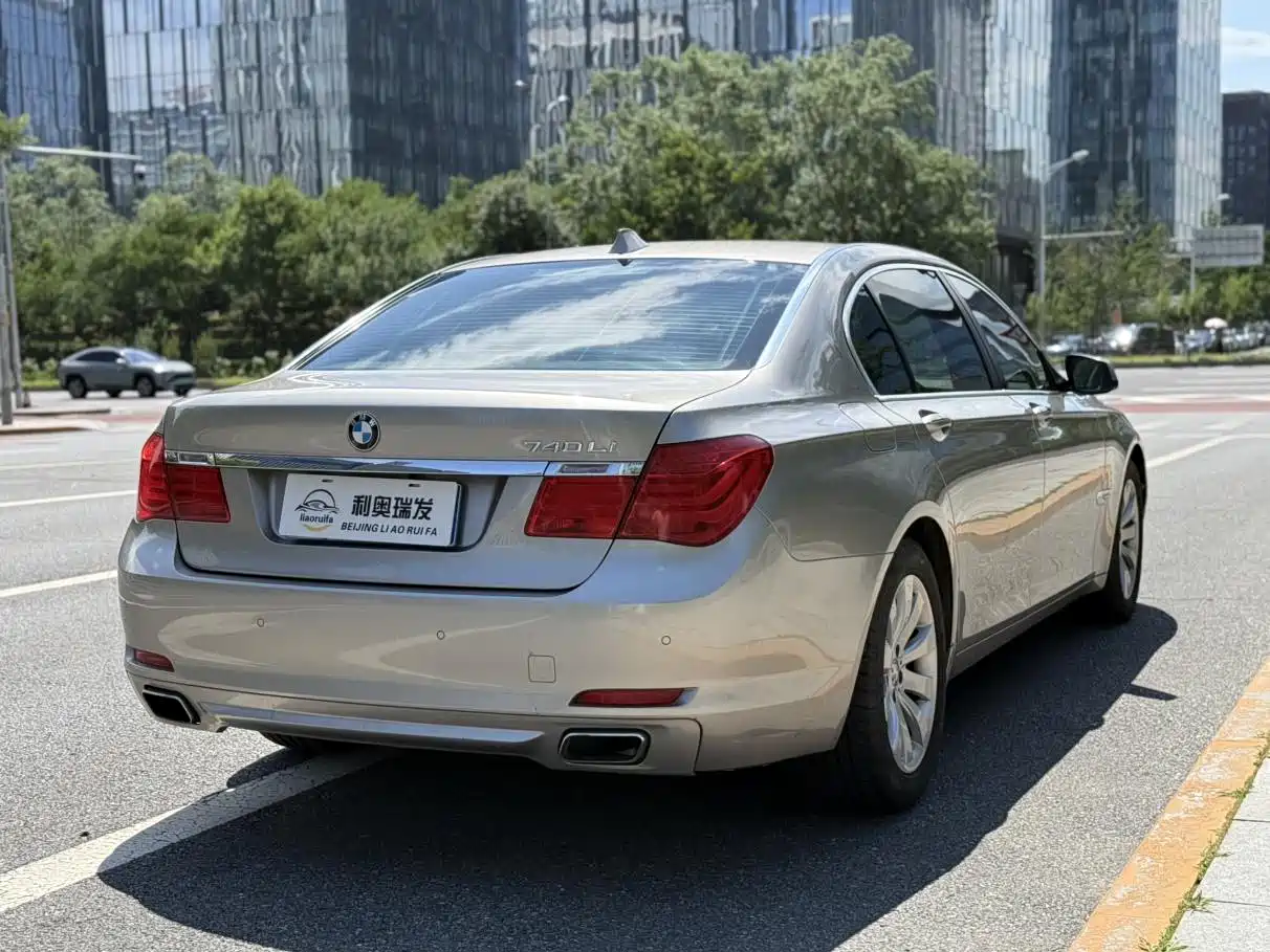 BMW 7 Series 2011 2009 740Li Luxury