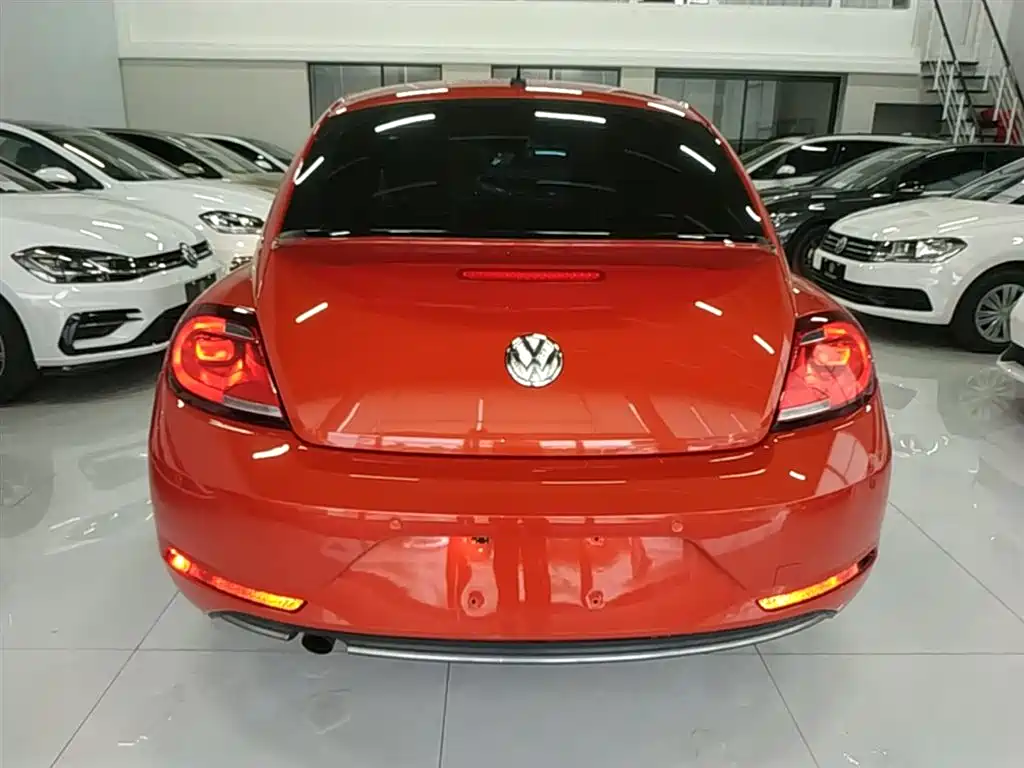 Volkswagen Beetle 2017 180TSI Enjoy фото 6