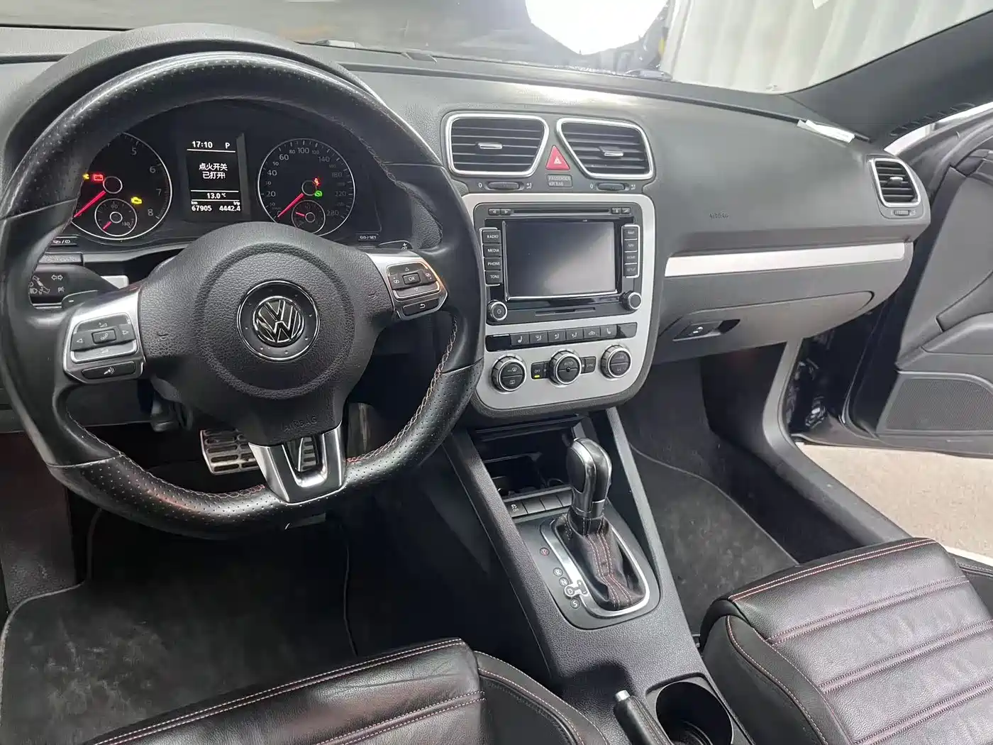 Volkswagen Scirocco 2011 2.0TSI Luxury фото 7
