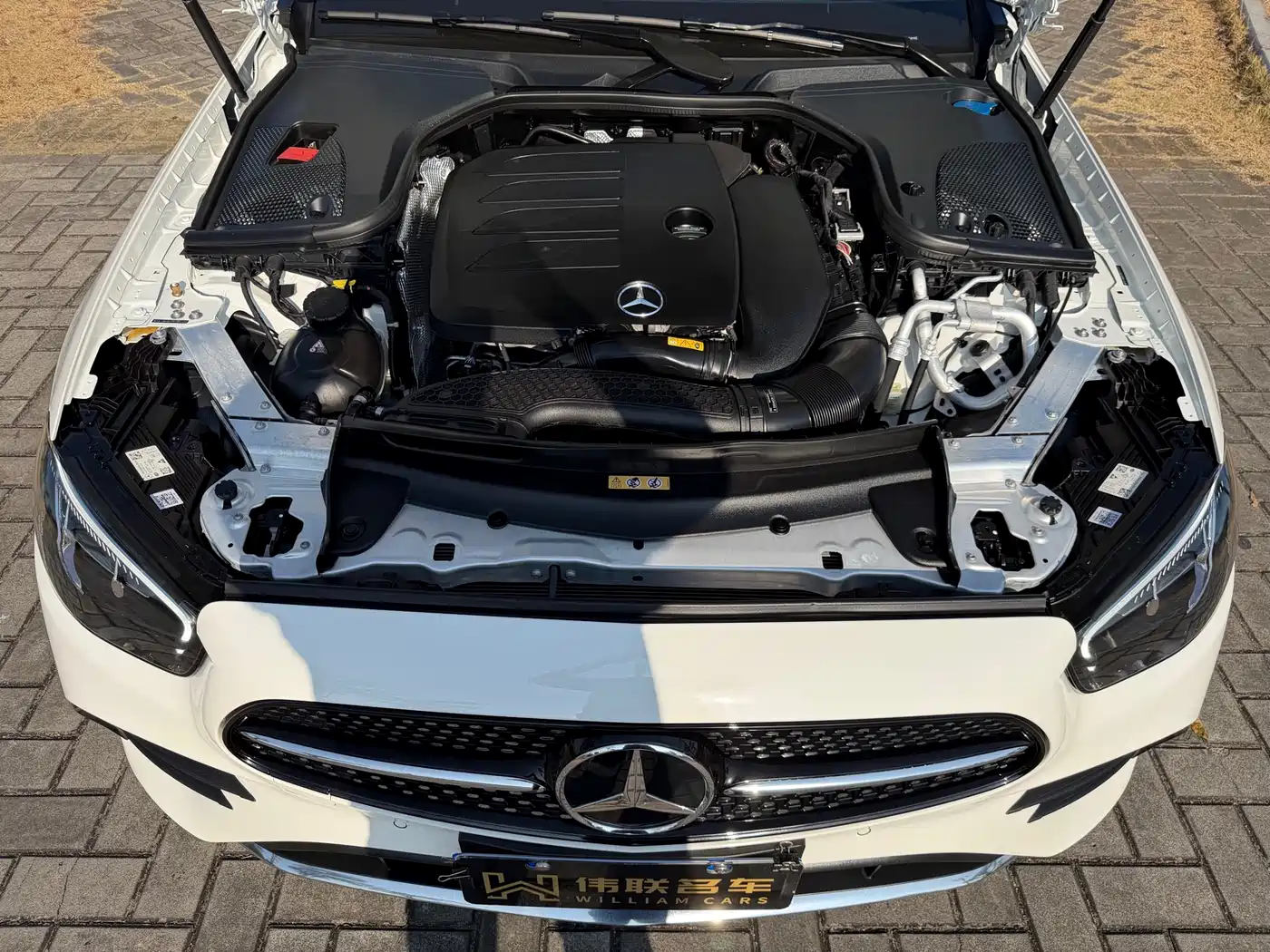 Photo 22 - Mercedes-Benz E-Class (Import)