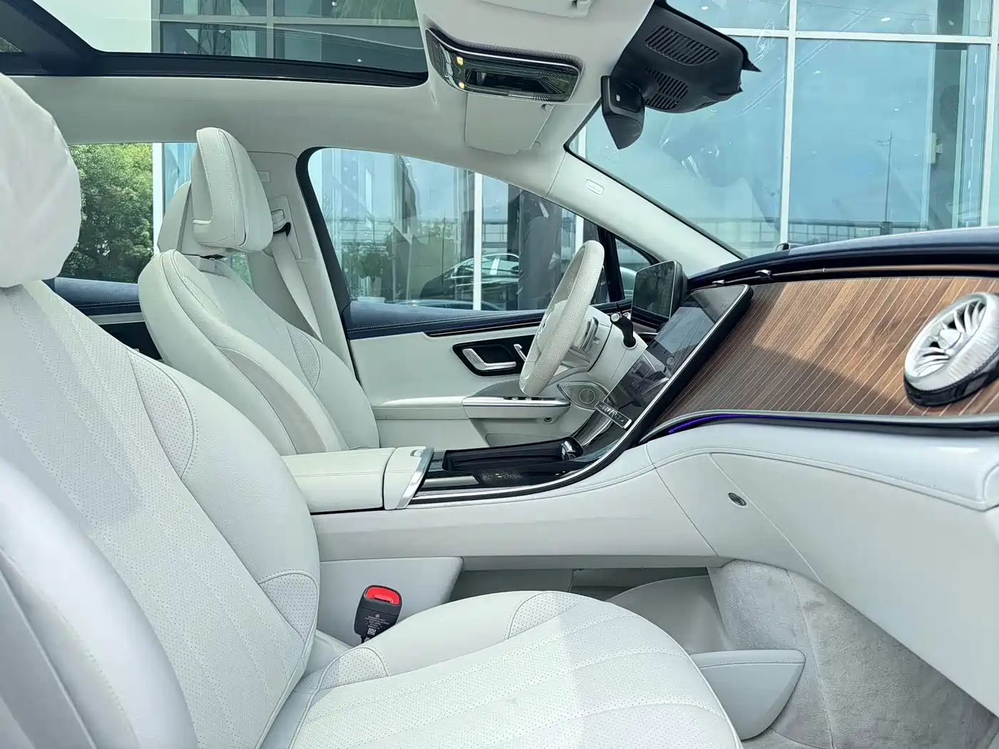 Mercedes-Benz EQE SUV 2024 500 4MATIC Luxury Edition фото 14