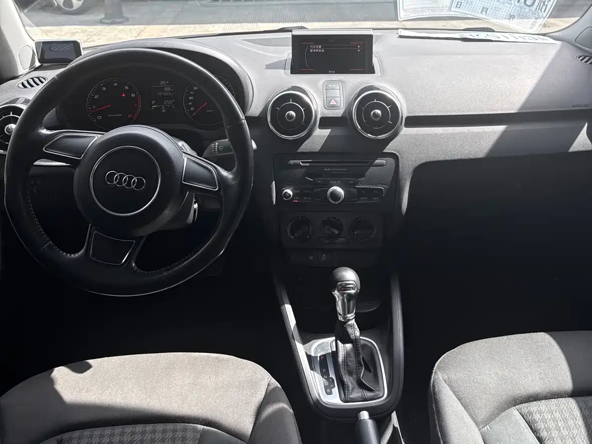 Audi A1 2014 30 TFSI Sportback Fashion фото 15