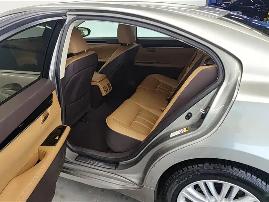 Lexus ES 2015 200 Elite Edition фото 11