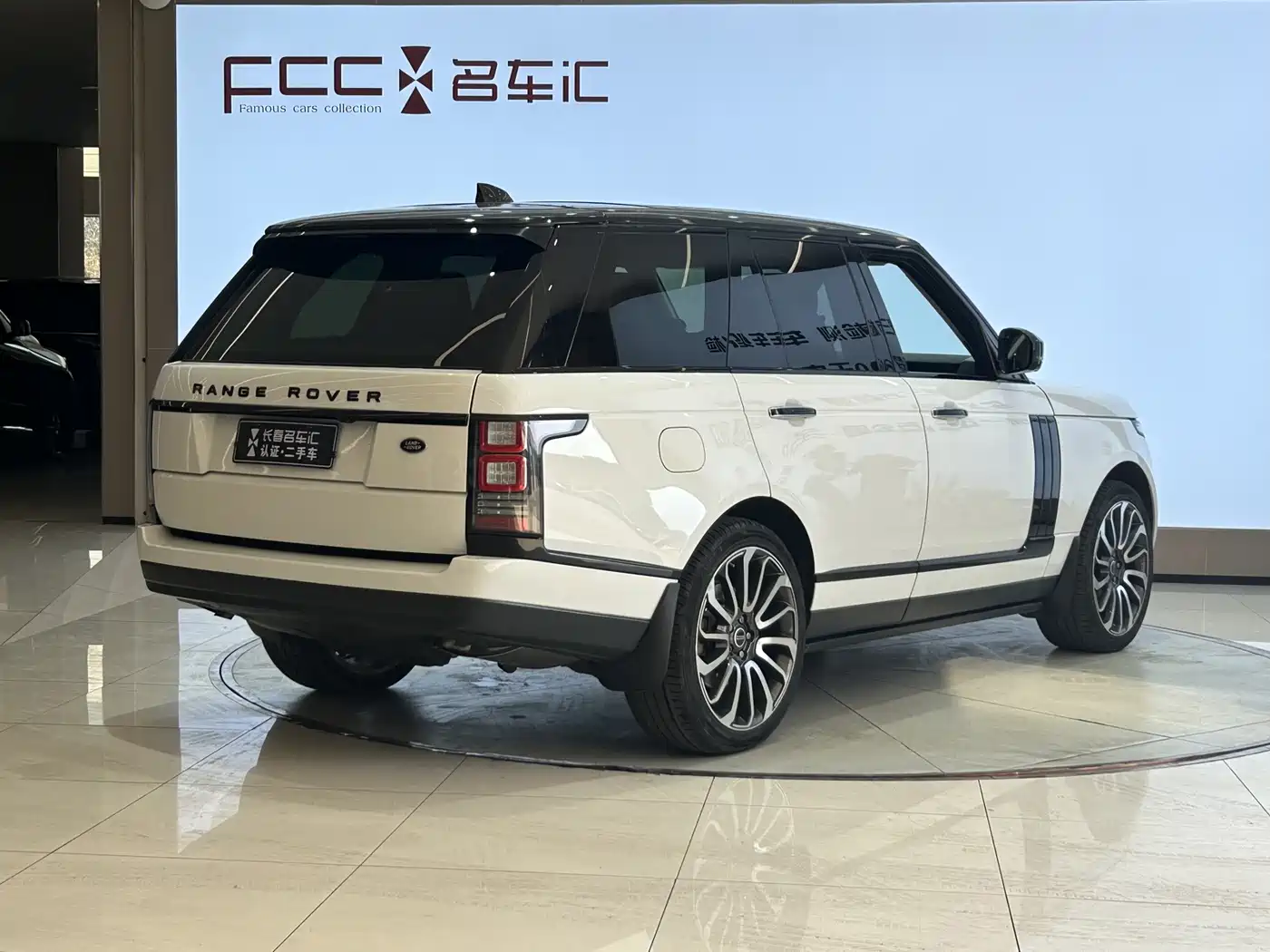 Land Rover Range Rover 2017 3.0 SC V6 Golden Age Edition фото 5