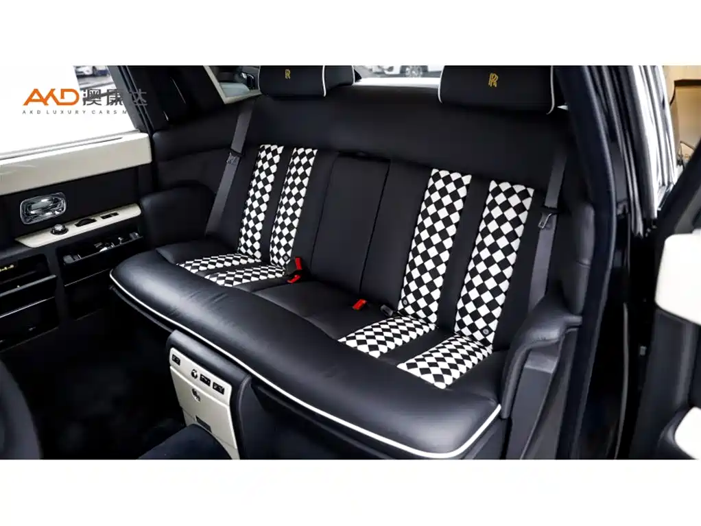 Rolls-Royce Phantom 2013 6.7L Extended Wheelbase (EWB) фото 7