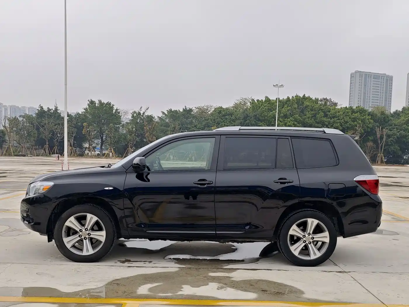 Toyota Highlander 2009 2.7L 2WD 7-seater Luxury Edition фото 2