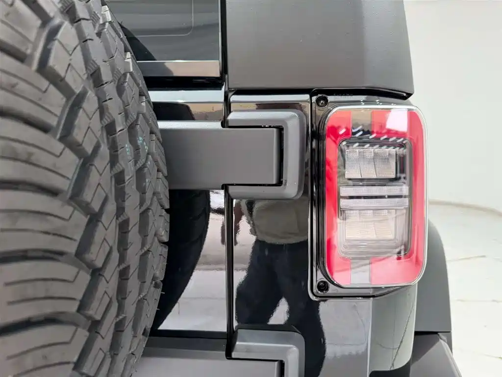 BAIC ORV Beijing Offroad BJ40 2024 2.0T Urban Hunter Glory Edition фото 10