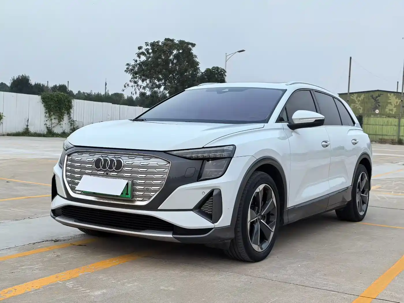 Audi Q5 e-tron 2022 2022 40 e-tron Starlight Edition Brocade Package