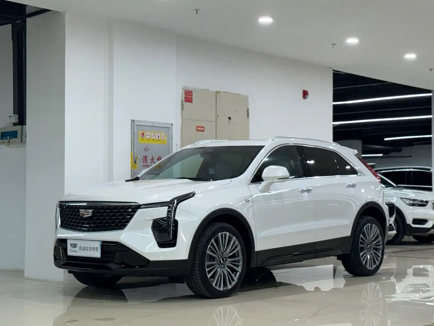 Cadillac XT4 2025 2024 28T 2WD Premium
