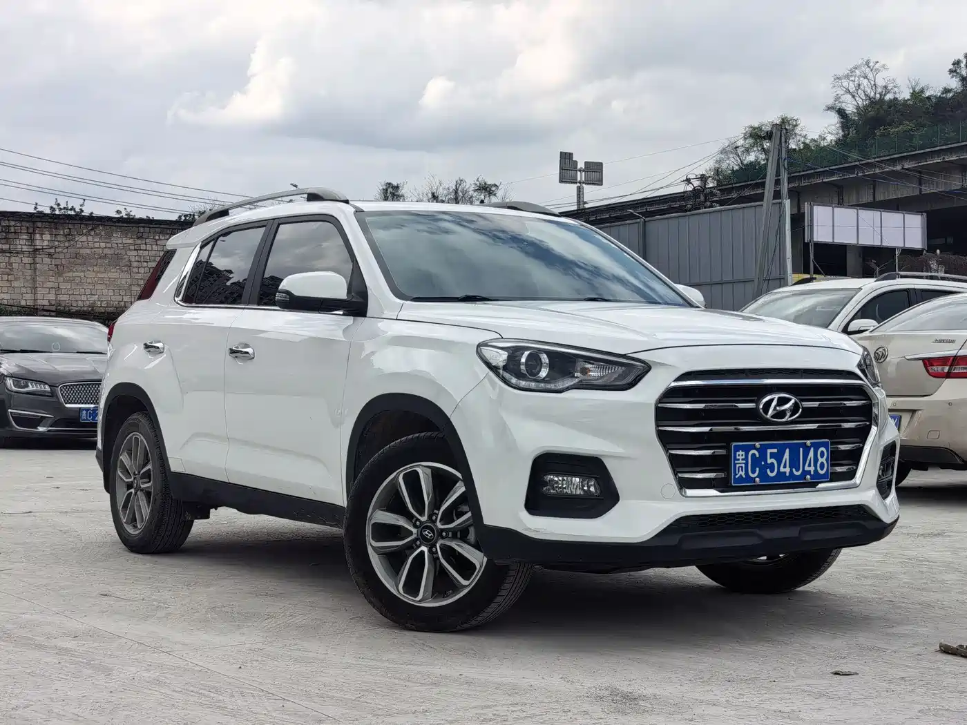 Hyundai Beijing Hyundai ix35 2018 2.0L Automatic 2WD Zhiyong·Enjoyment Edition фото 4