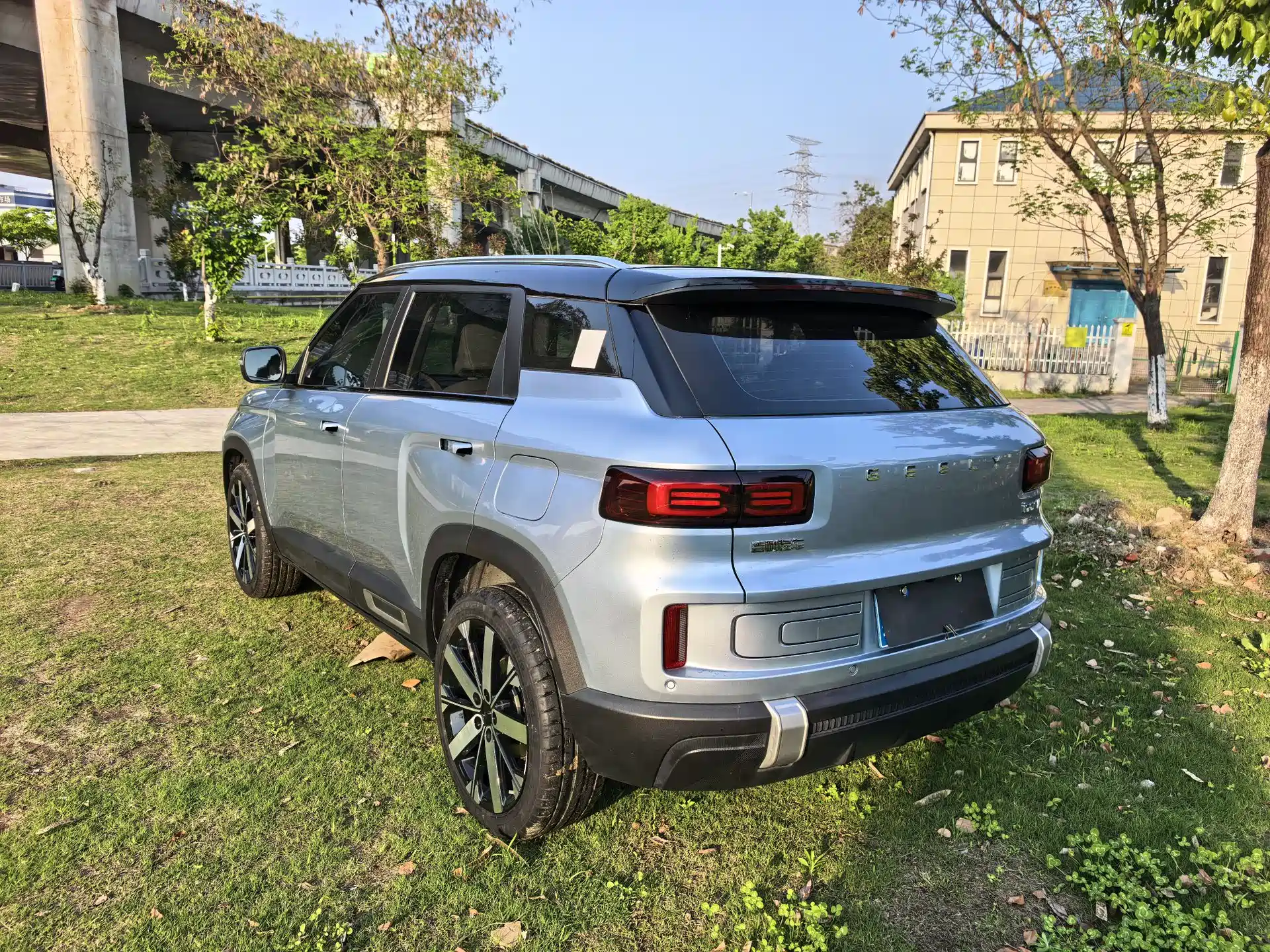 Фото 5 - Geely ICON