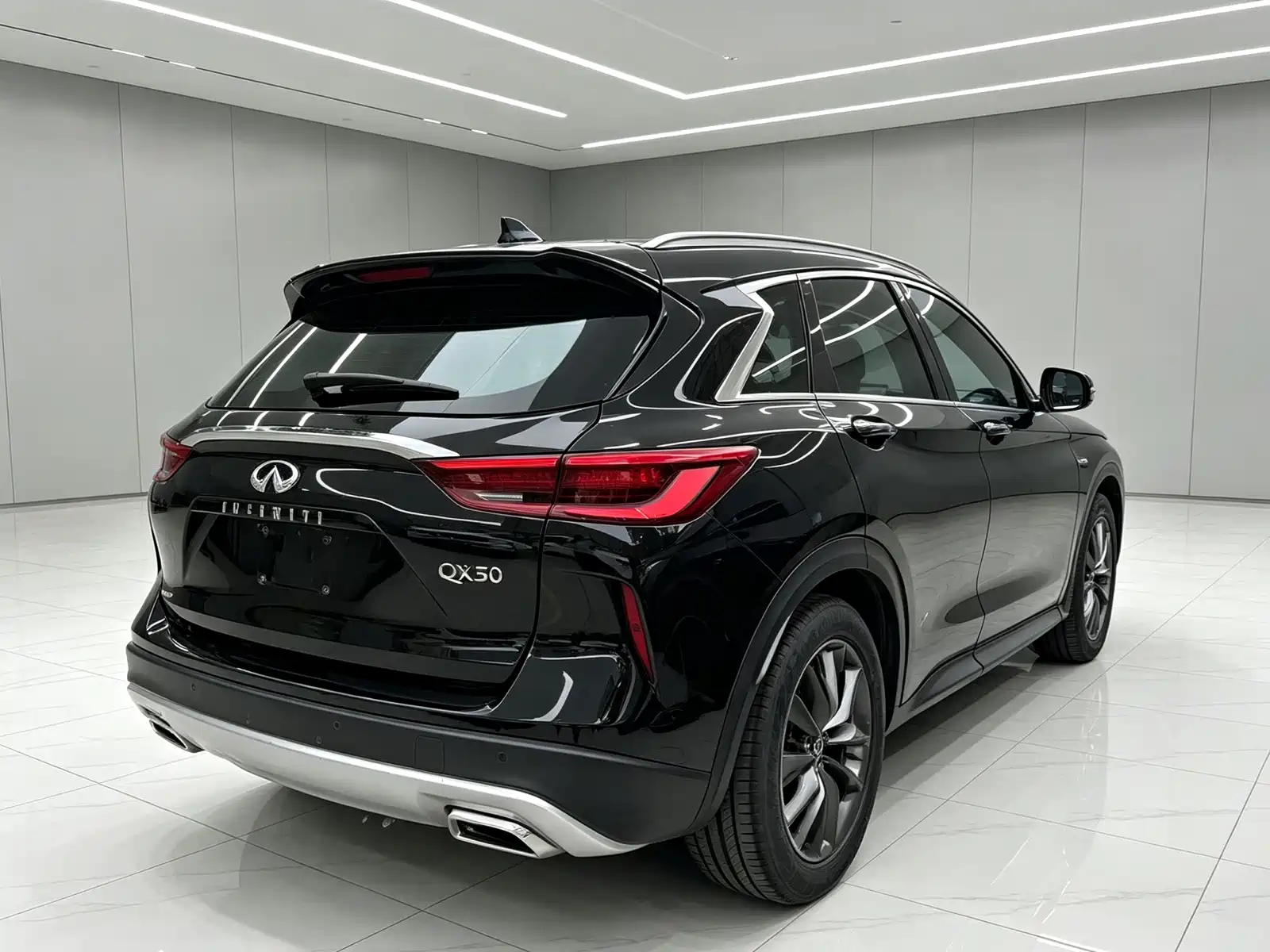Фото 13 - Infiniti QX50