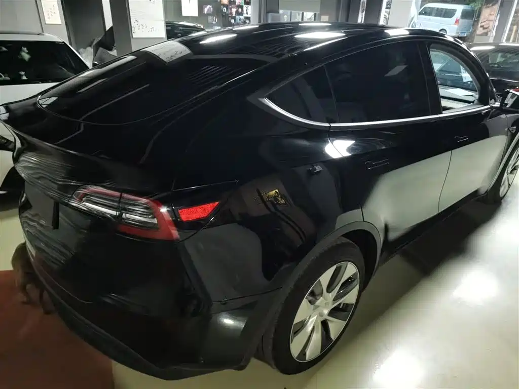 Фото 5 - Tesla Model Y