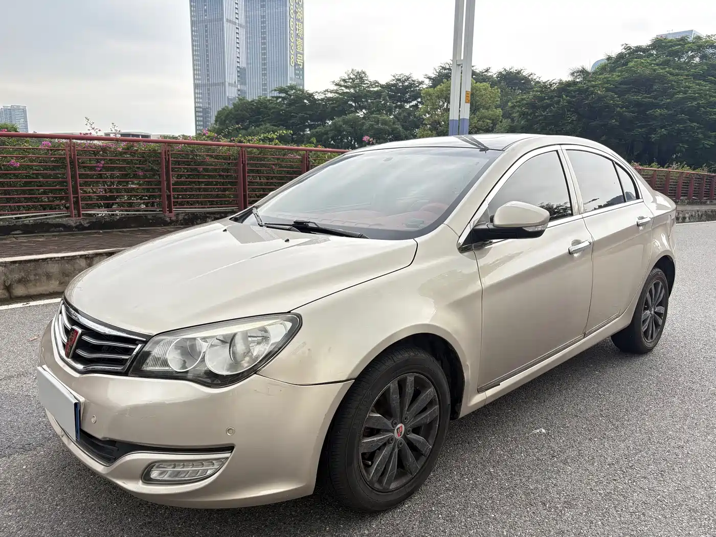 Roewe 350 2015 2015 Model 1.5L Automatic Luxury Sunroof Edition