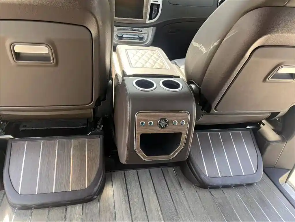 Mercedes-Benz Vito 2021 2.0T Business Edition 7-seater фото 10